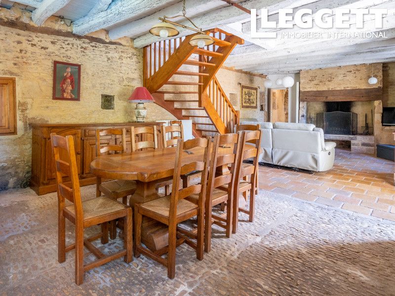 Property photo 3 of 10