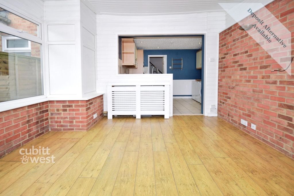 Property photo 3 of 15 Conservatory