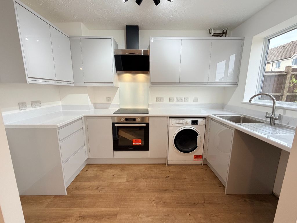 Property photo 2 of 18 4724311