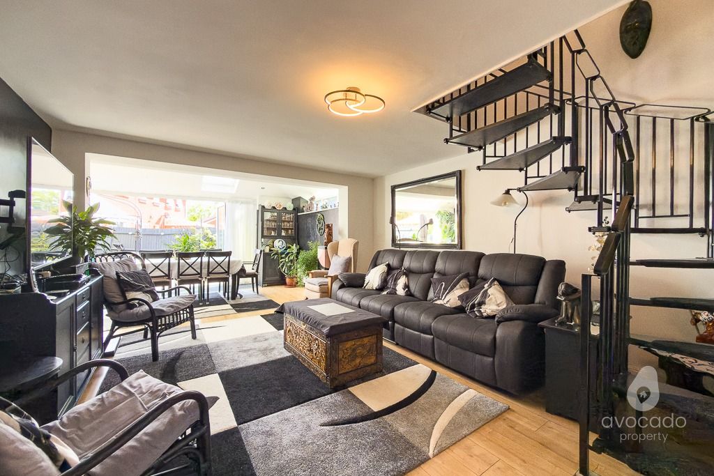 Property photo 3 of 16 5390596