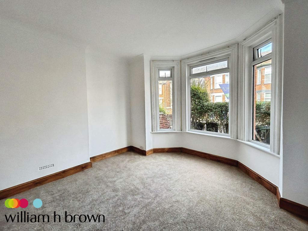 Property photo 3 of 11 Living Room