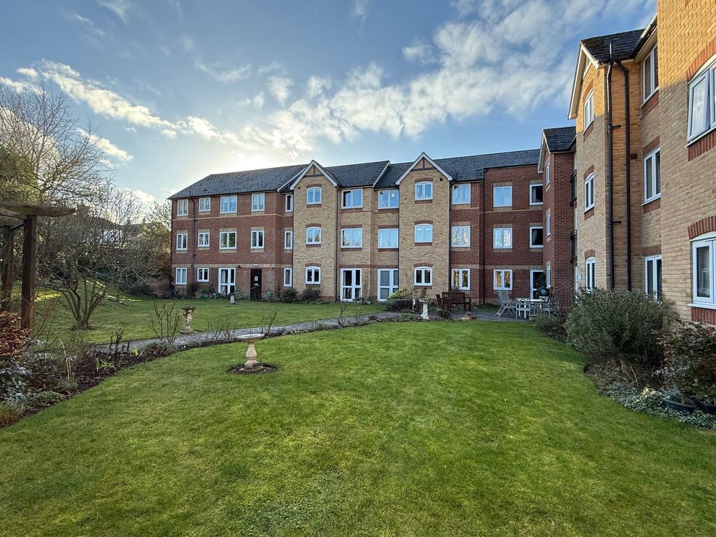 Property photo 1 of 9