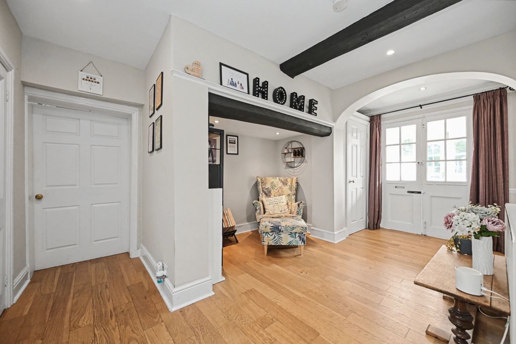 Property photo 3 of 38