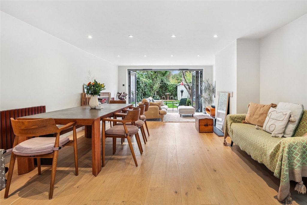 Property photo 1 of 15 Reception