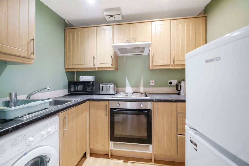 Property photo 3 of 19 Picture No. 09