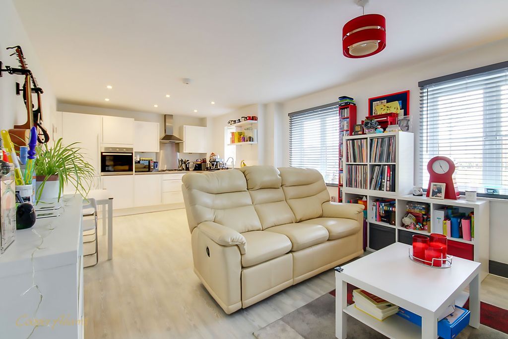 Property photo 2 of 12 Sitting Area