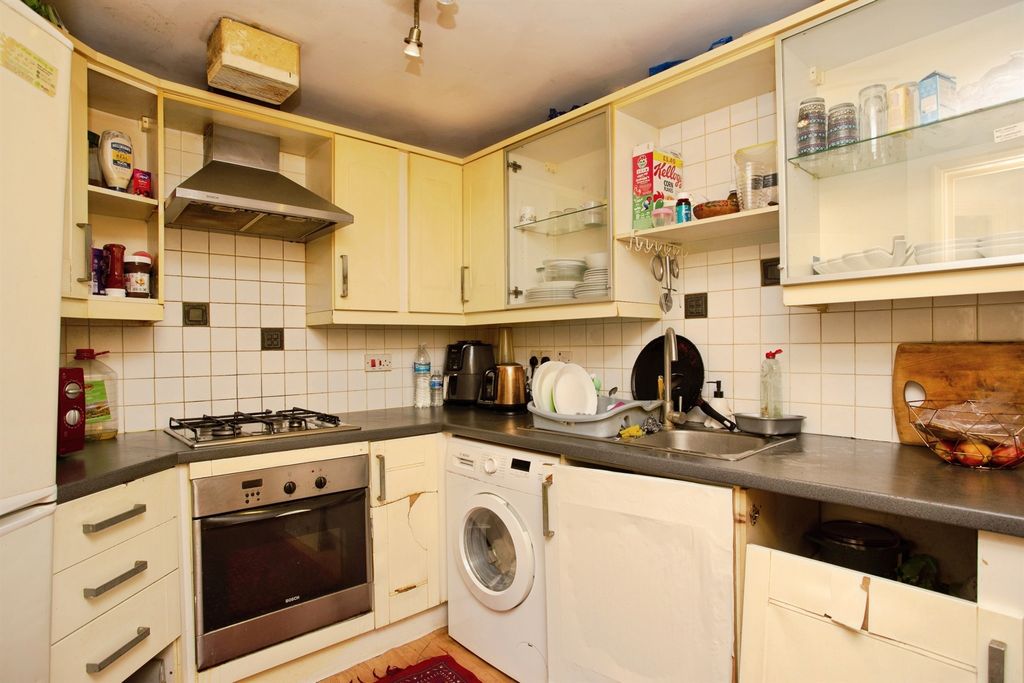 Property photo 3 of 10