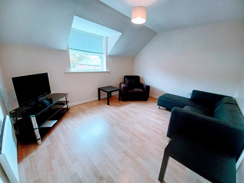 Property photo 2 of 11 Living Room