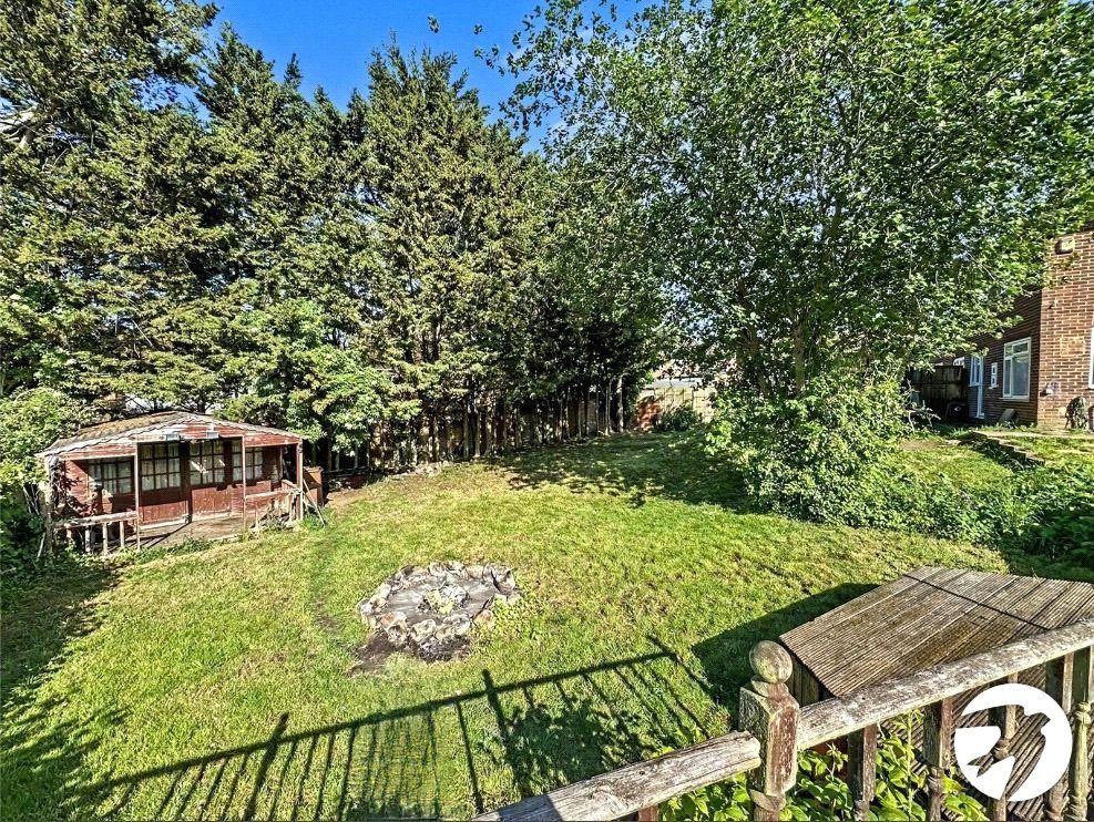 Property photo 2 of 13 Garden