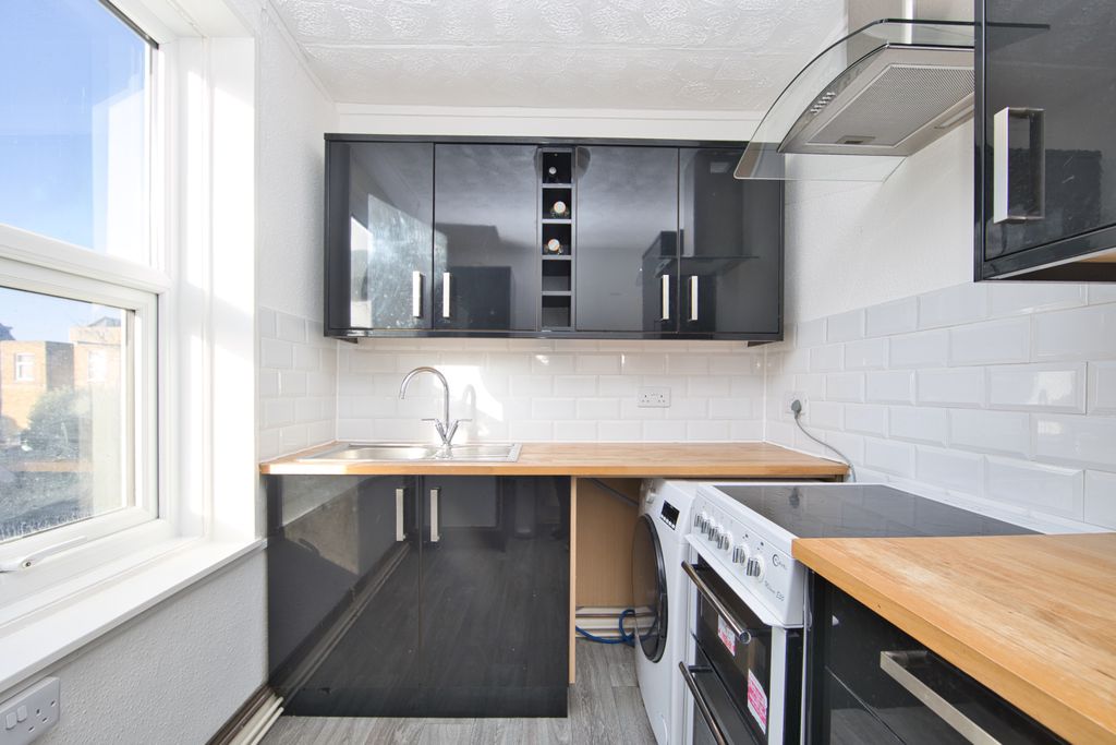 Property photo 2 of 9 Picture 2