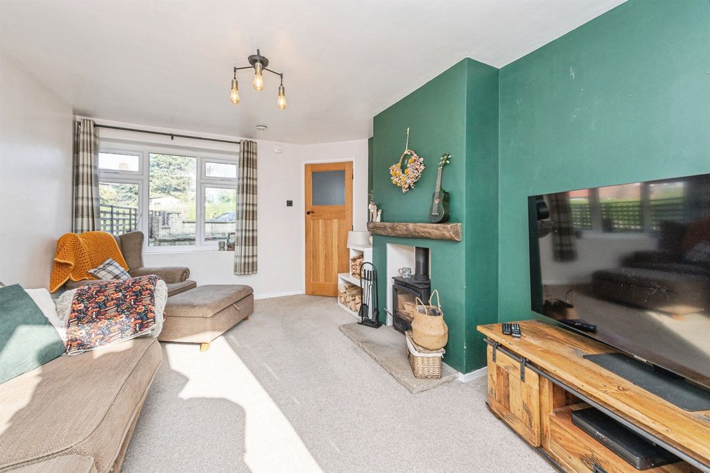 Property photo 3 of 12