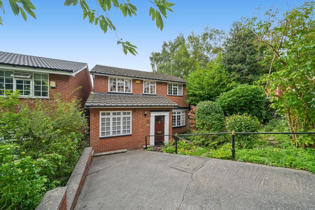 Property photo 1 of 34