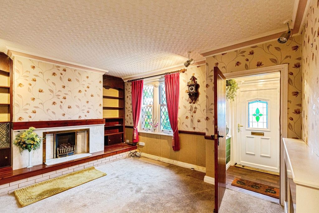 Property photo 3 of 17 Photo