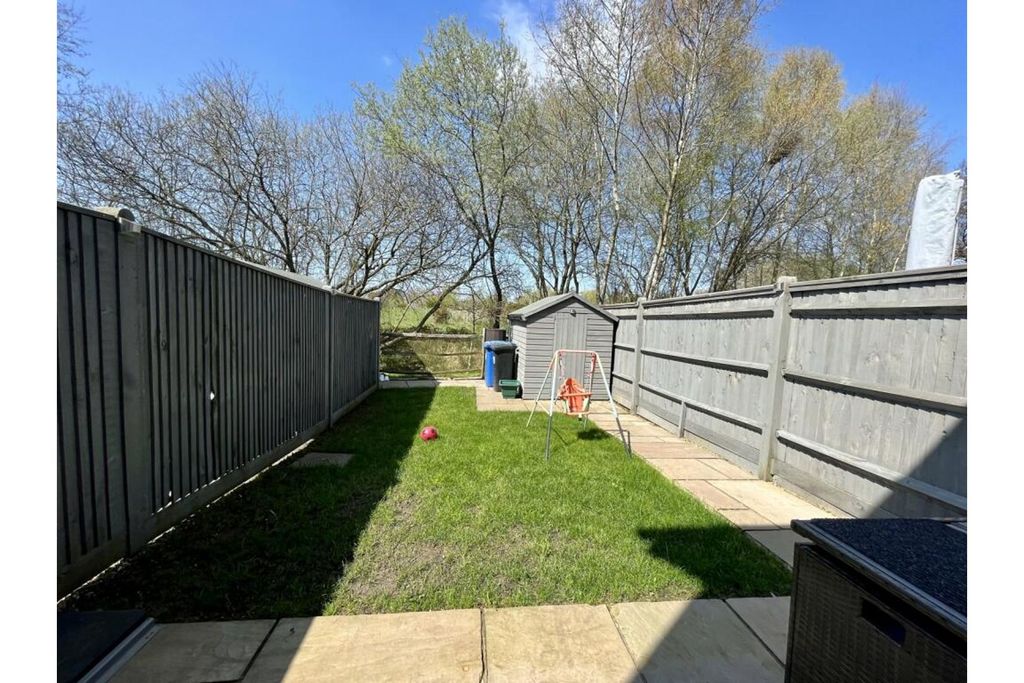 Property photo 3 of 18 Garden