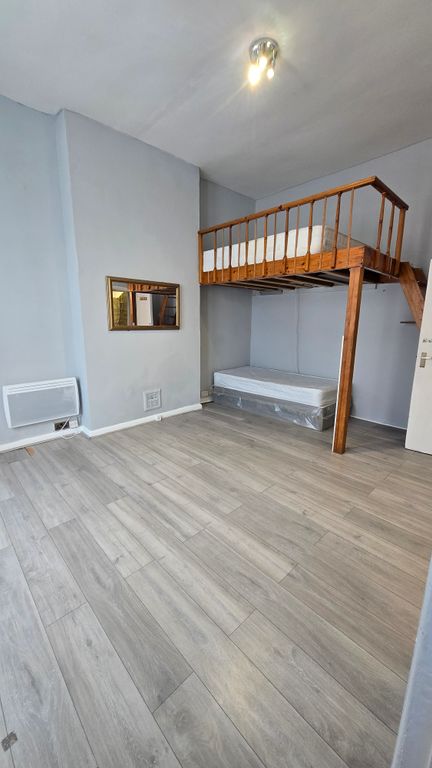 Property photo 2 of 5