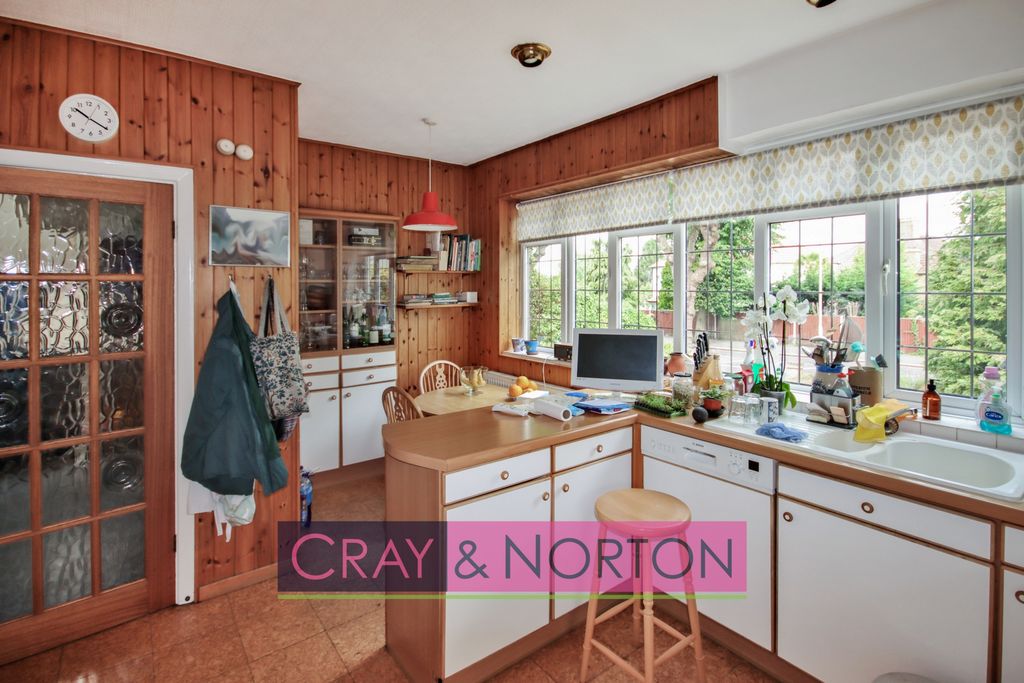 Property photo 3 of 15 Photo 7