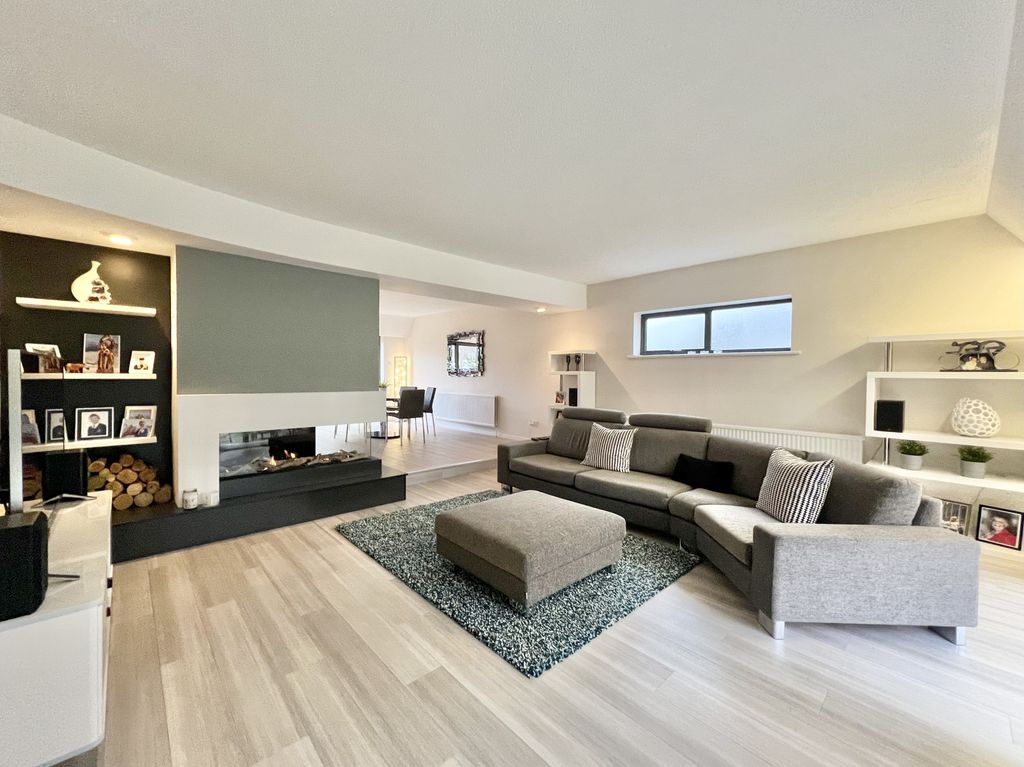 Property photo 3 of 30