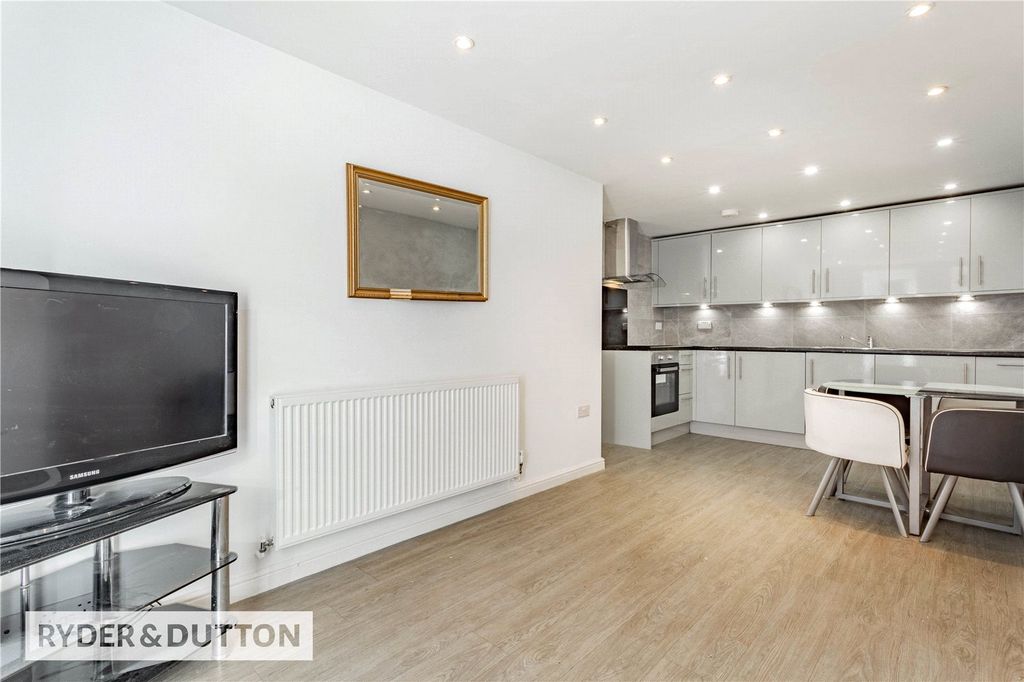 Property photo 3 of 10 Openplan Area