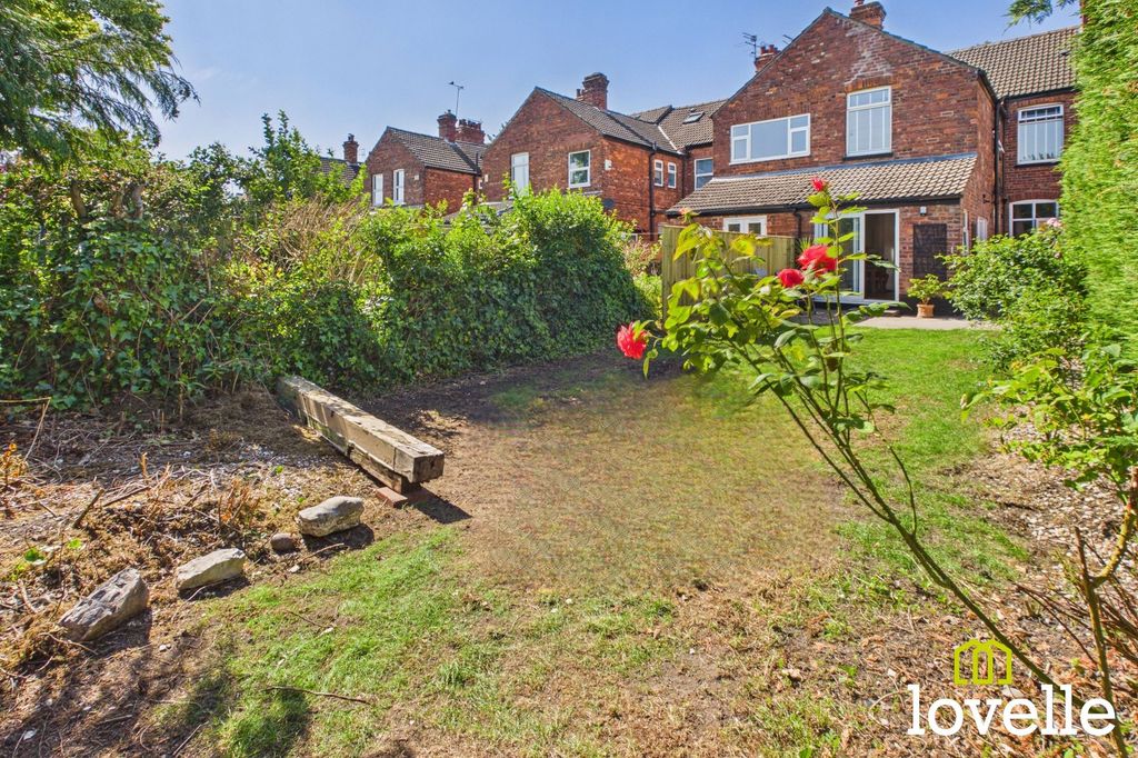 Property photo 2 of 24