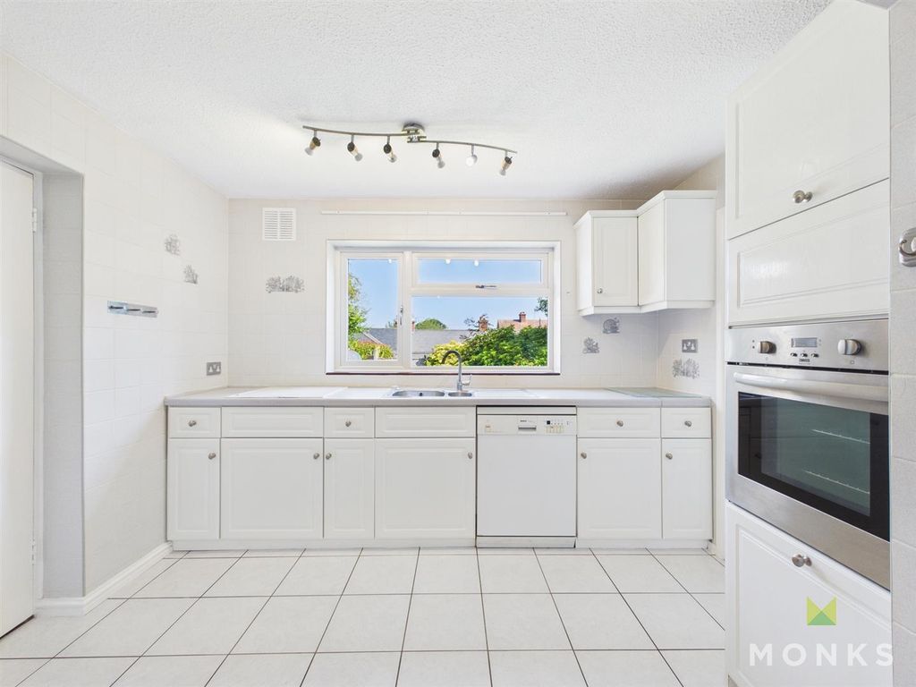 Property photo 2 of 13 Cam01348G0-Pr0723-Still019.Jpg