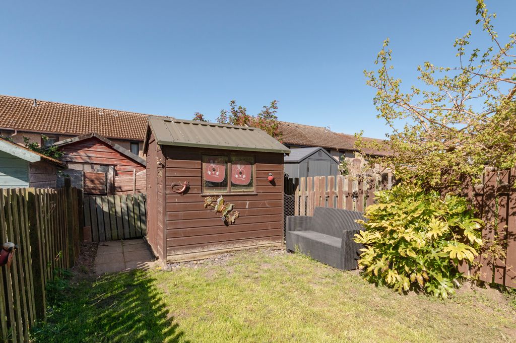 Property photo 3 of 17 Garden Shed