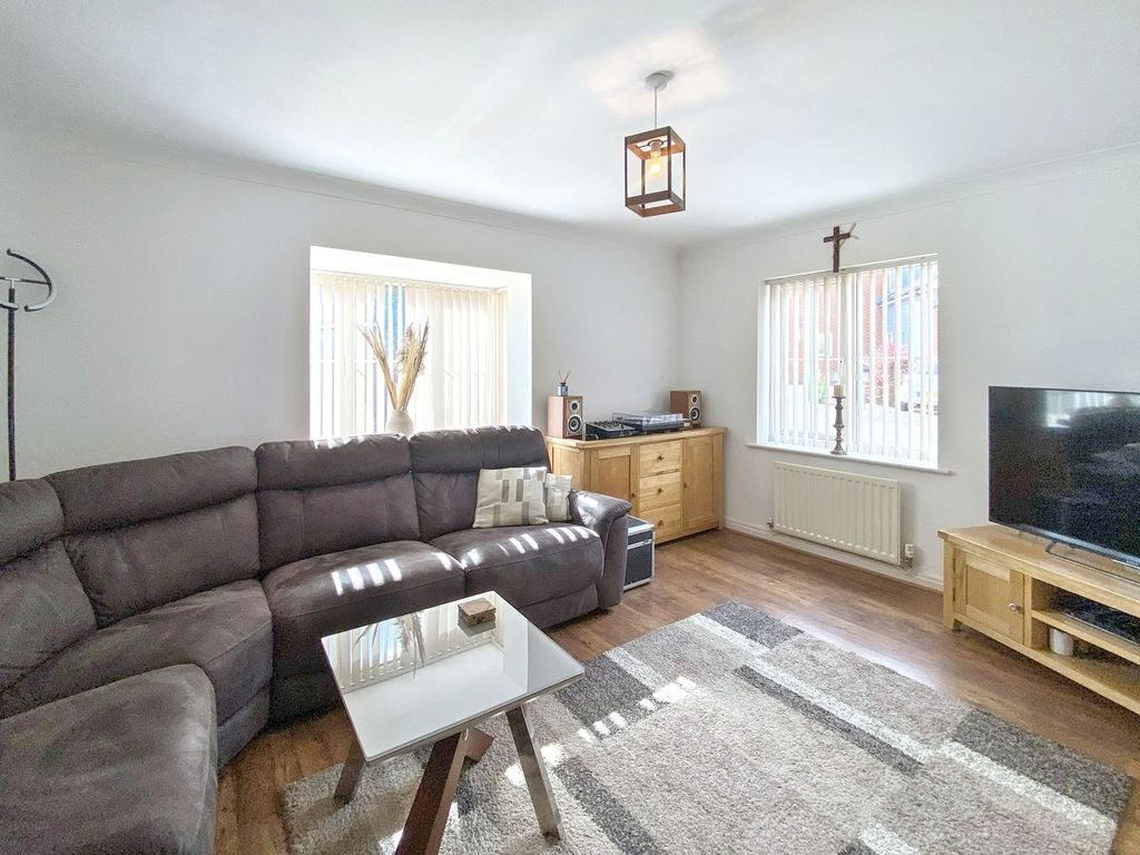 Property photo 3 of 19