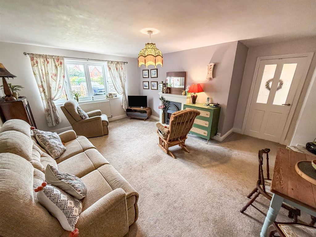 Property photo 2 of 20 Lounge/Dining Room