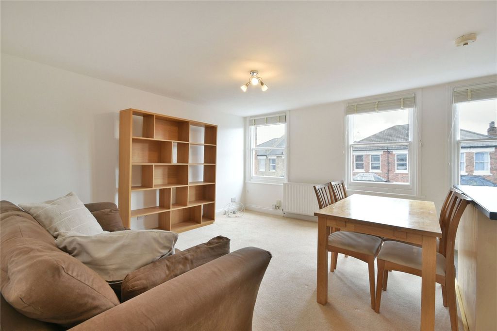 Property photo 2 of 10 Picture No. 29