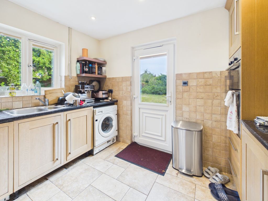 Property photo 3 of 9 Cam03259G0-Pr0344-Still004