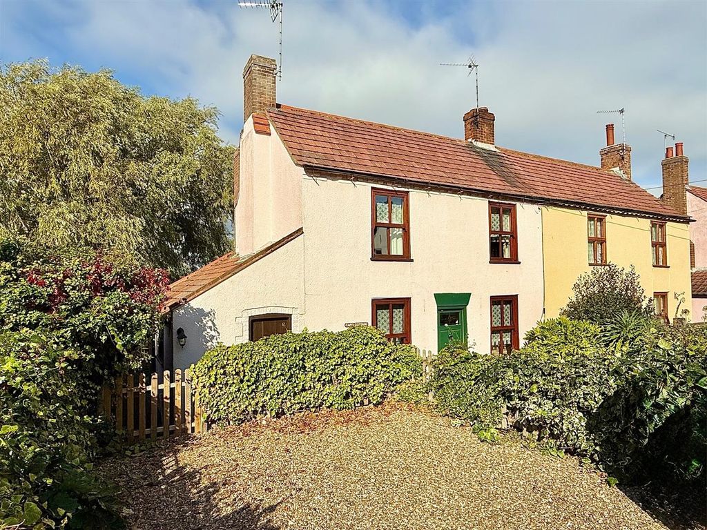 Property photo 1 of 21 Outside