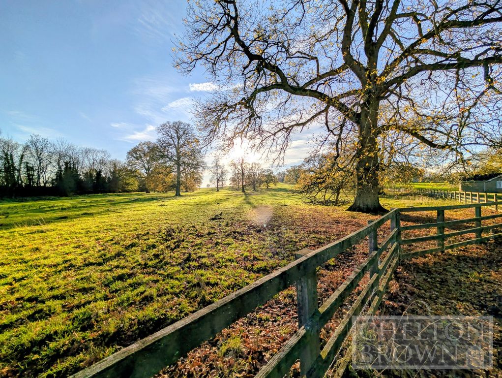 Property photo 2 of 30 Surrounding Area