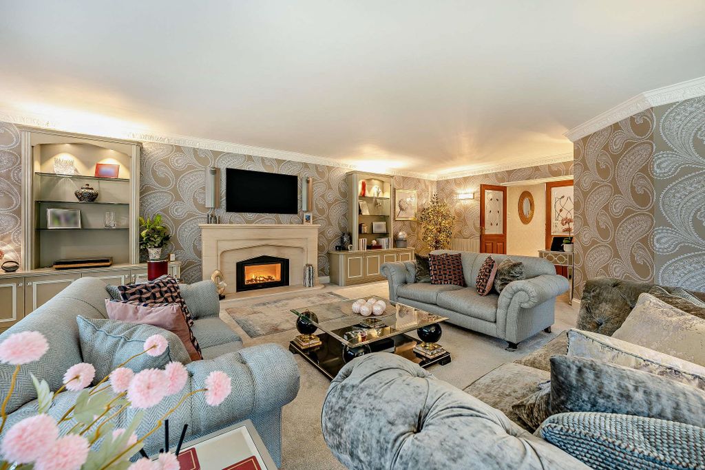 Property photo 2 of 32 Image