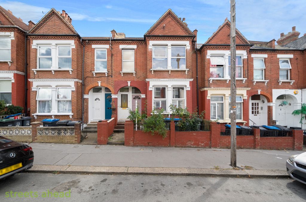 Property photo 1 of 18 721Bc529-1282-426...