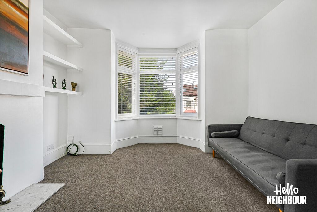 Property photo 2 of 19 Photo 1