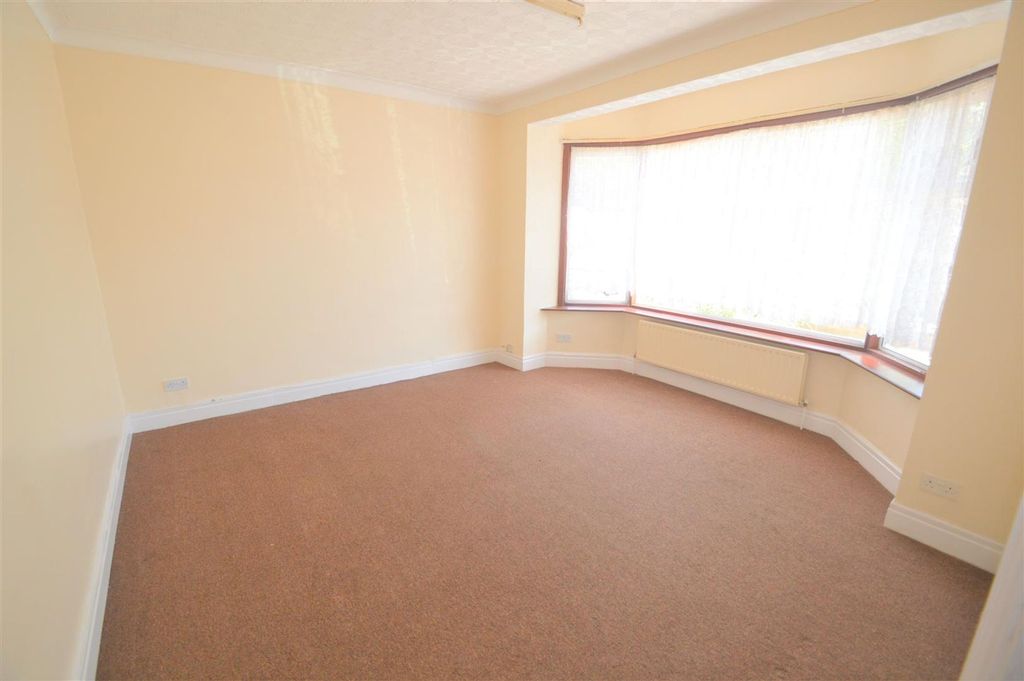 Property photo 2 of 3 Double Bedroom