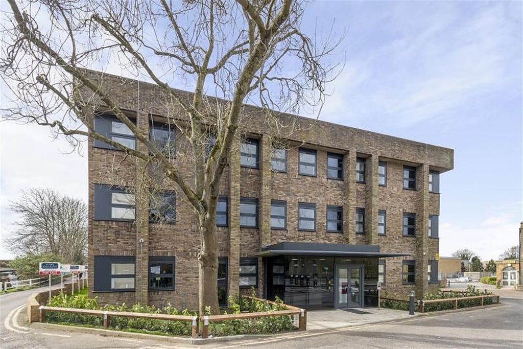 Property photo 1 of 3 (Main)