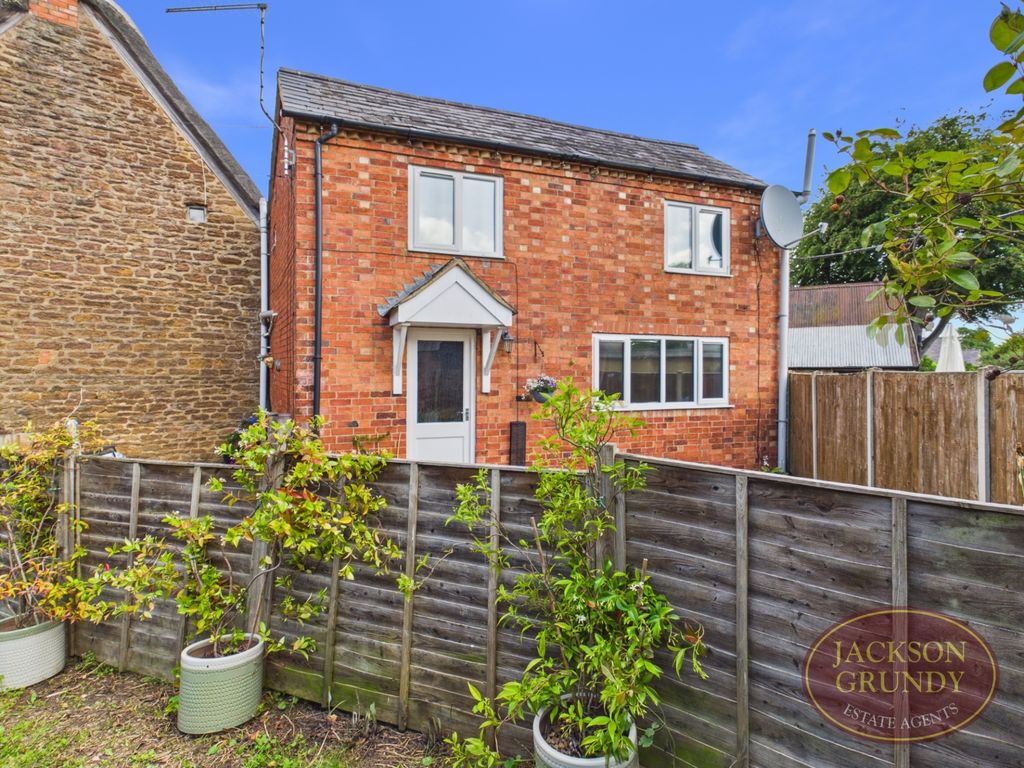 Property photo 1 of 16 High Street
