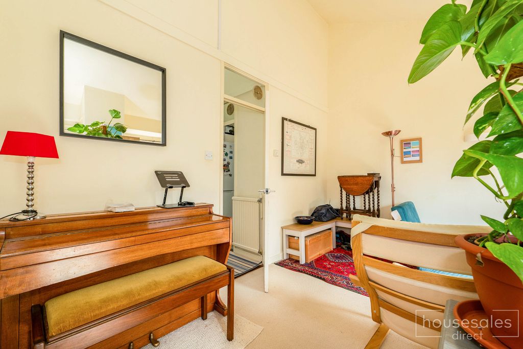 Property photo 3 of 9