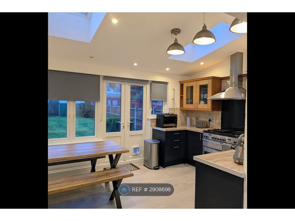 Property photo 2 of 11 Kitchen Dining Room