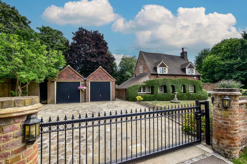 Property photo 1 of 50