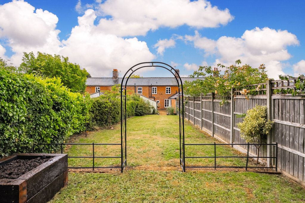 Property photo 2 of 16