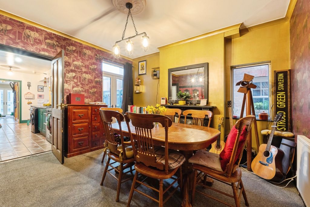 Property photo 3 of 15 Dining Room