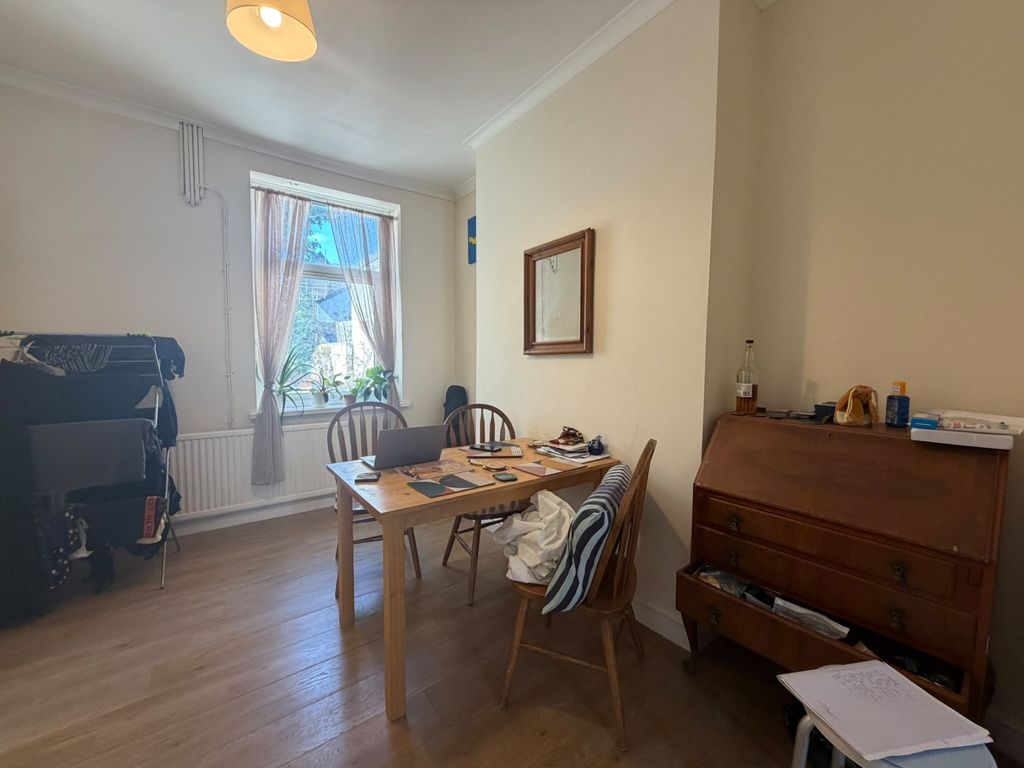 Property photo 3 of 7 c72Fd237-92ce-40Cb-B3d2-715c0E46657c