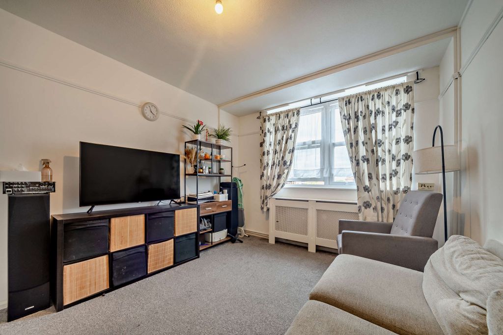 Property photo 2 of 26