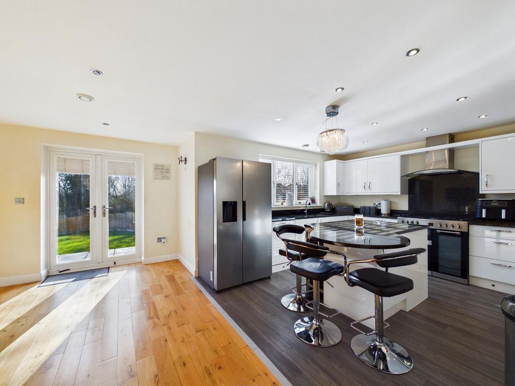 Property photo 2 of 29 Kitchen