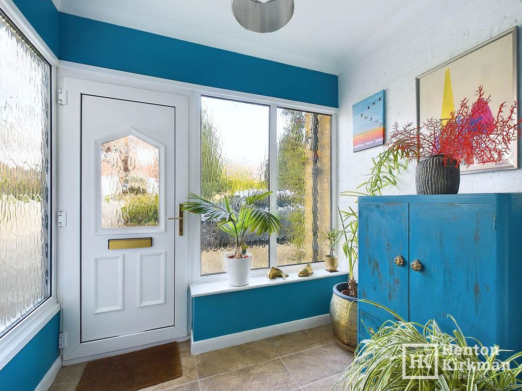 Property photo 2 of 38