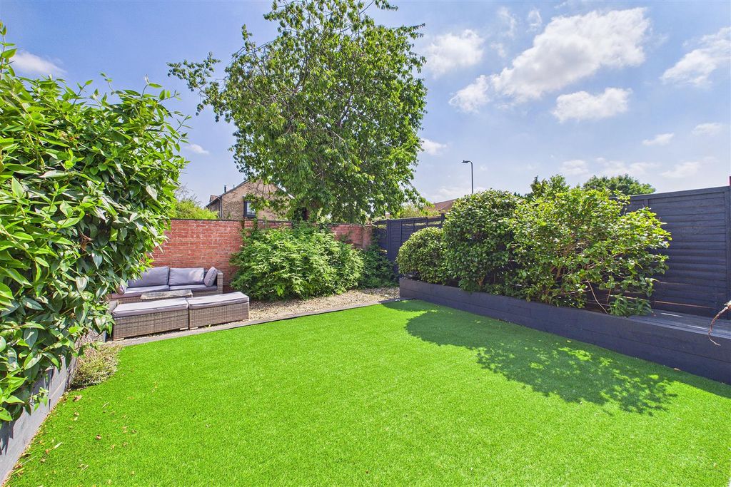 Property photo 3 of 13