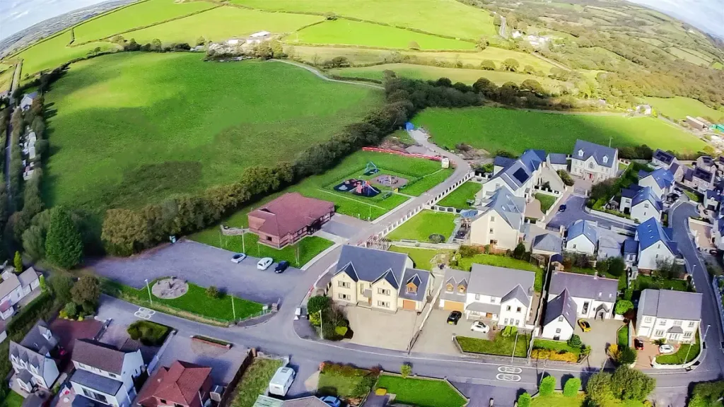 Property photo 1 of 32