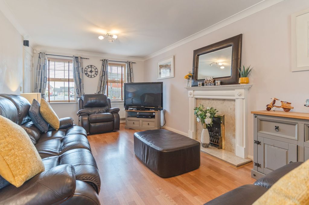 Property photo 3 of 41