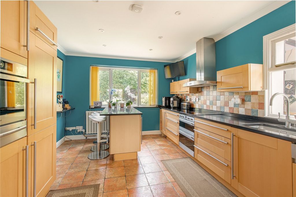 Property photo 2 of 20 Kitchen